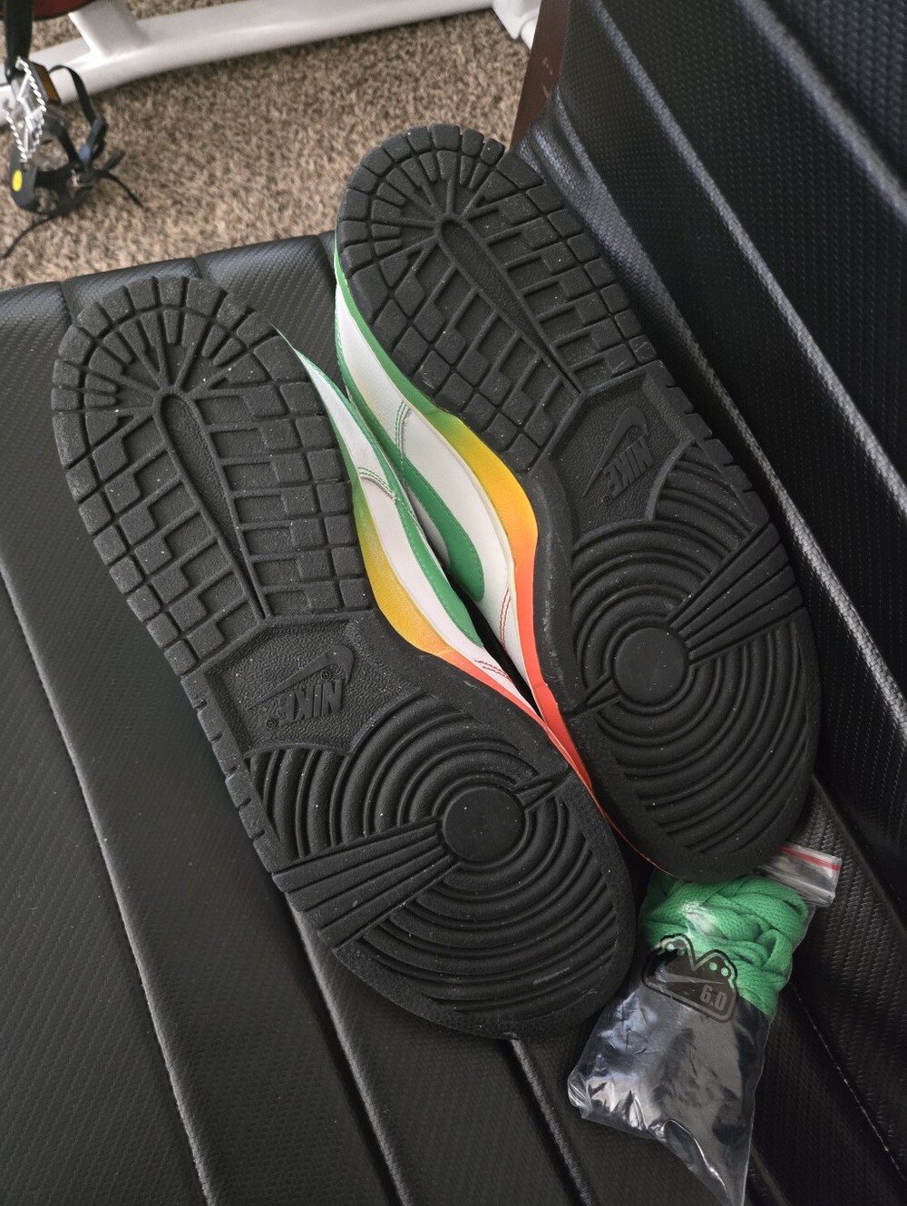 White Rasta Nike Dunk Low 6.0 (2008) - Picture 11 of 12